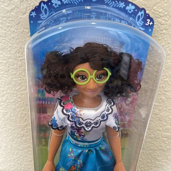 JAKKS Pacific Disney Encanto Mirabel Madrigal Doll - Picture 5 of 5